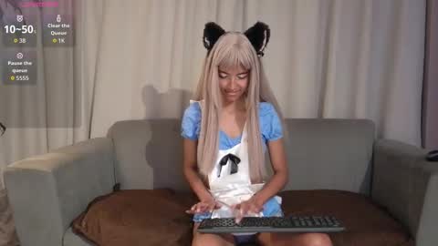 yuliethpetite online show from February 18, 11:53 am