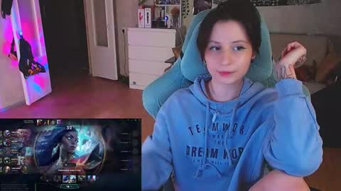 Kris online show from February 1, 7:02 pm