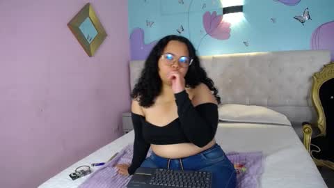 YumiViolet online show from February 2, 8:30 pm