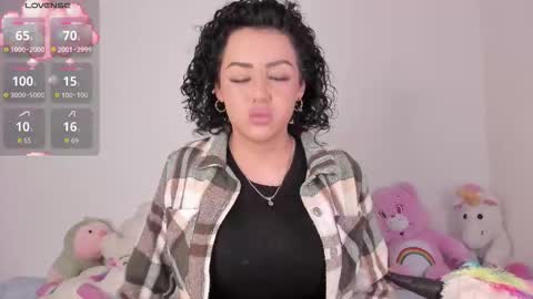 yunahott_ online show from March 25, 5:44 am