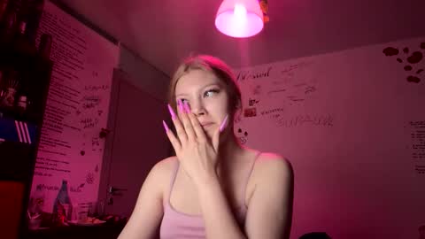 yunarosee online show from October 13, 11:29 pm