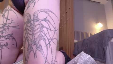 Hi My name Yuriko online show from September 20, 5:00 pm