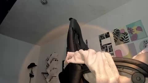 paola online show from October 19, 5:37 pm