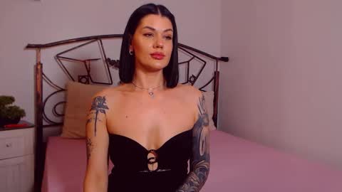 I V Y   online show from March 2, 9:42 pm