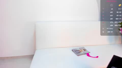 zaralynx online show from December 17, 1:11 am