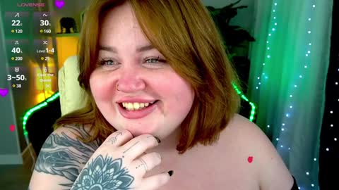 Snapshot of zarareign_ chatting on December 30, 10:01 pm Lola online show from December 30, 10:01 pm