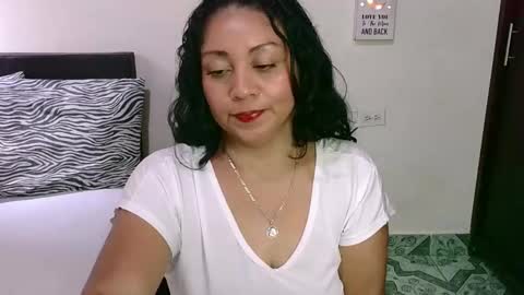 Snapshot of zaray_45bella chatting on March 5, 8:12 pm zaray online show from March 5, 8:12 pm