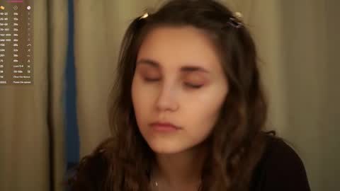 Emilia online show from November 4, 1:21 am