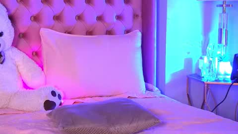 ZenyaNoir online show from September 27, 4:03 pm