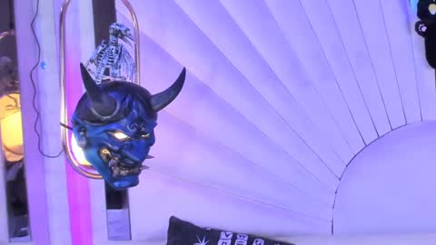    online show from December 14, 9:18 am