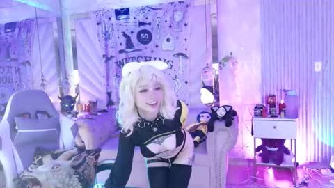    online show from November 15, 3:46 pm