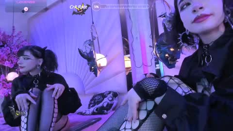    online show from December 17, 1:27 pm