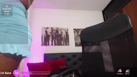 zhia  zeus online show from November 13, 8:52 pm