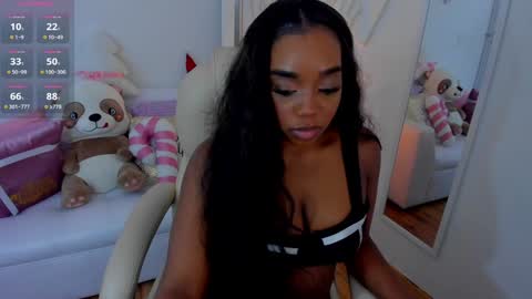Snapshot of zobe_love chatting on December 24, 6:06 pm Zobe Love online show from December 24, 6:06 pm