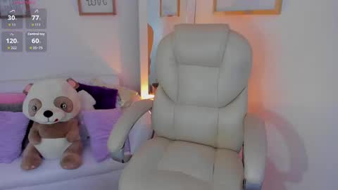 Snapshot of zobe_love chatting on October 10, 8:36 pm Zobe Love online show from October 10, 8:36 pm