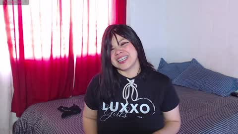 Snapshot of zoe_bronw chatting on December 12, 1:17 pm Zoe Bronw online show from December 12, 1:17 pm