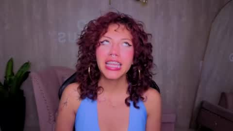 zoe_ch_ online show from June 2, 3:07 am