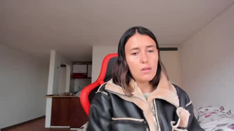 ZOE online show from February 3, 10:32 pm