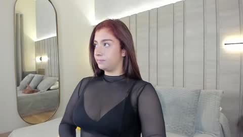zoe_mhendez online show from February 7, 12:20 pm