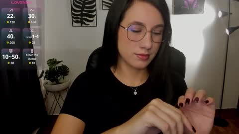 zoe_millerx online show from October 15, 1:36 pm