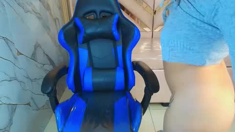 Zoe  online show from November 25, 3:52 am