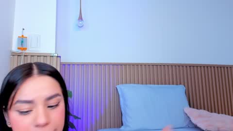 Snapshot of zoe_rivers chatting on December 13, 11:13 am Zoe online show from December 13, 11:13 am