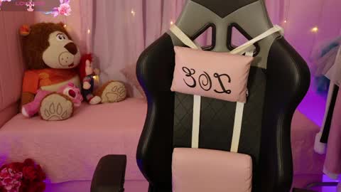 zoe_sullivan_ online show from March 30, 9:53 am