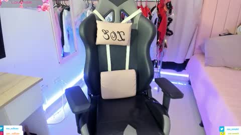 zoe_sullivan_ online show from February 11, 9:11 am