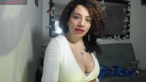 zoe tai online show from October 19, 1:35 pm