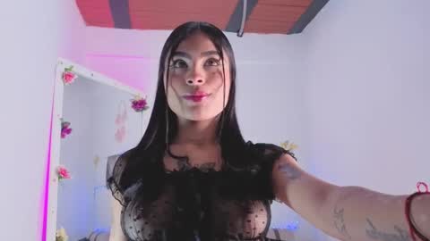 Snapshot of zoee_dolcee chatting on October 19, 9:50 pm Catt online show from October 19, 9:50 pm