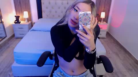 Snapshot of zoee_joness chatting on September 30, 3:34 am zoe online show from September 30, 3:34 am