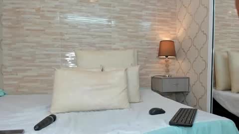 ZoeeSmitth online show from February 17, 1:22 pm