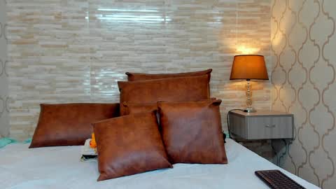 ZoeeSmitth online show from December 5, 12:00 pm