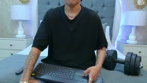 Zoe Krug online show from November 14, 12:16 pm