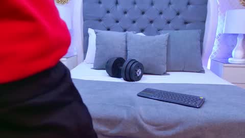 Zoe Krug online show from December 1, 11:47 am