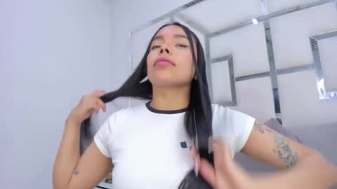 ZoeSwam online show from December 20, 1:26 pm