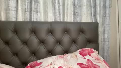 Snapshot of zoey_foryou chatting on September 24, 9:19 am zoey_foryou online show from September 24, 9:19 am