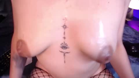 zoey_stone online show from October 31, 6:45 pm