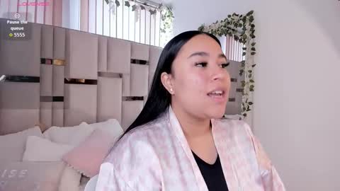 zoey thommpson online show from December 21, 2:43 pm