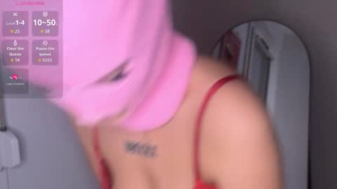 Snapshot of zoeythepinkmask chatting on September 30, 5:13 am Zoey online show from September 30, 5:13 am