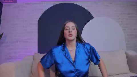 Zoey Walker online show from October 20, 11:35 am