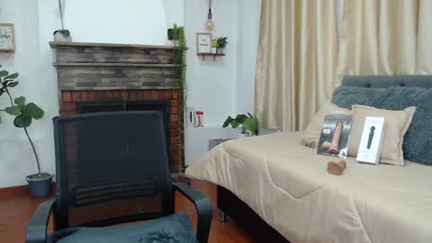 CALL ME    Z O H E T  online show from October 6, 2:12 pm