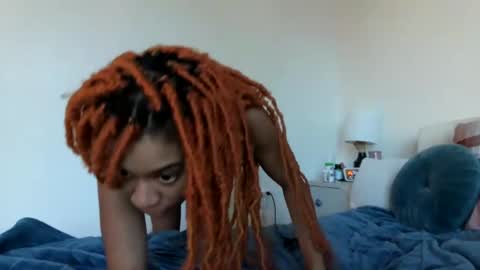 Snapshot of zoravoyce chatting on October 26, 9:43 pm Treasure Golden online show from October 26, 9:43 pm