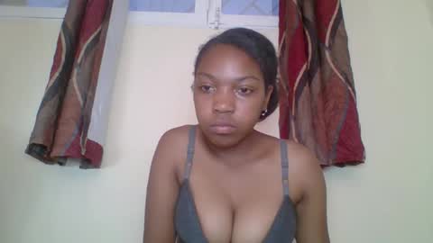 zyraelle_01 online show from April 22, 6:54 am