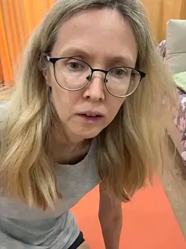 angelmommu online show from March 6, 6:30 am