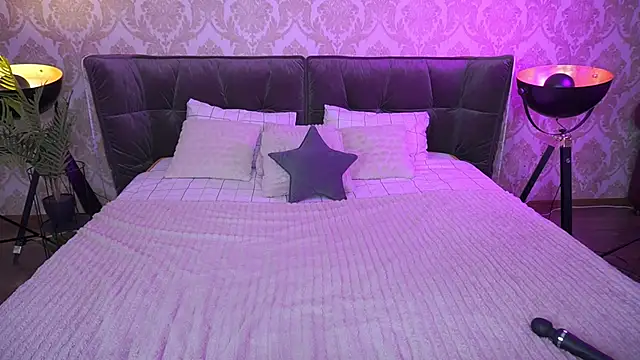 KimberlyWorld online show from September 13, 12:57 pm