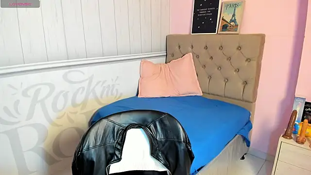 Snapshot of samanthaanderson_ chatting on October 3, 10:59 pm samanthaanderson  online show from October 3, 10:59 pm