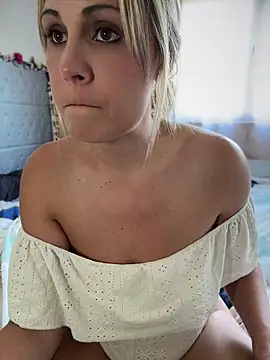 Leanymphoo online show from April 18, 2:08 pm