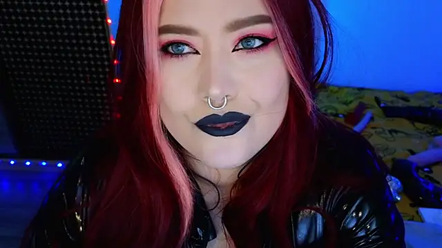 wickedxqueen online show from May 3, 5:05 pm