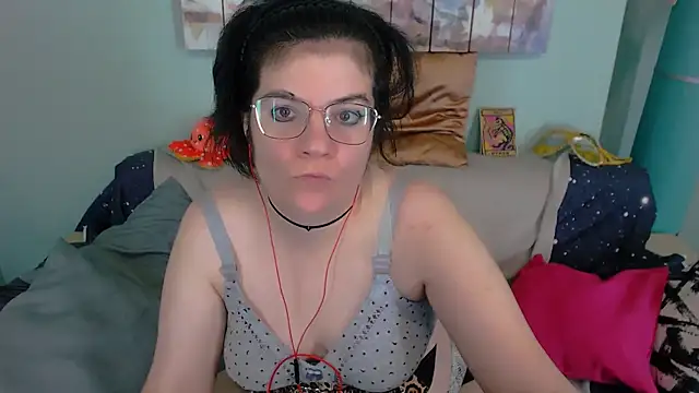 EverlyRays online show from November 13, 1:04 am